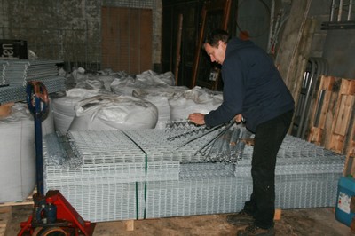 Philippe dans l'atelier communal