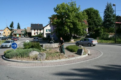 Plantations rond-point CCIG mai 2011