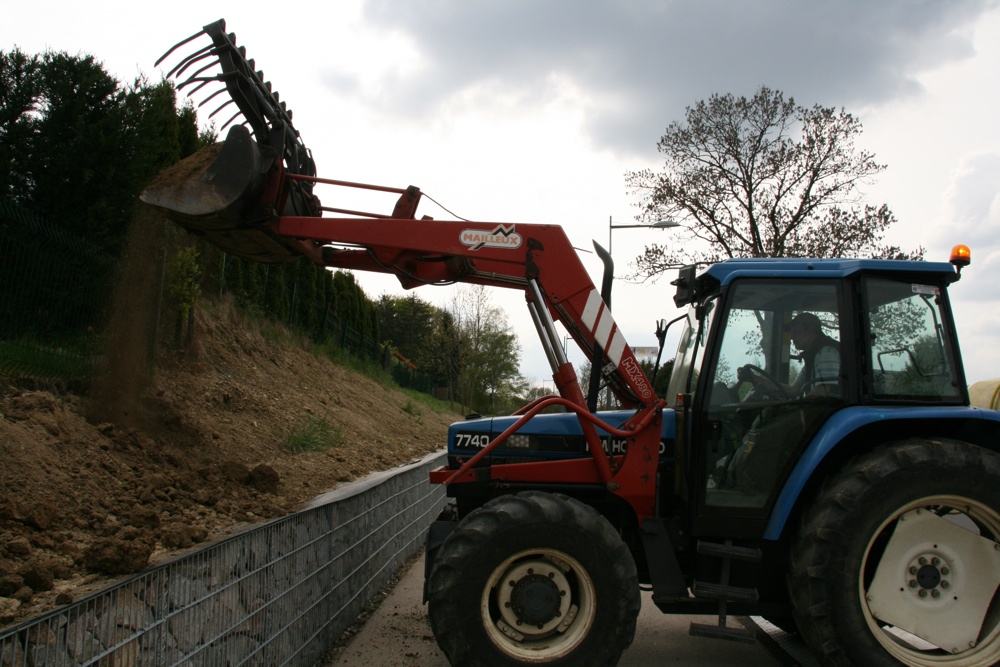 Tracteur talus rue du 19 novembre
